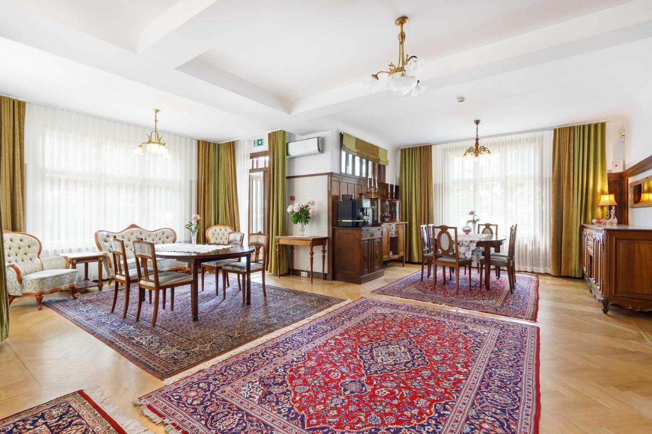 Villa Meri Pärnu Exteriör bild
