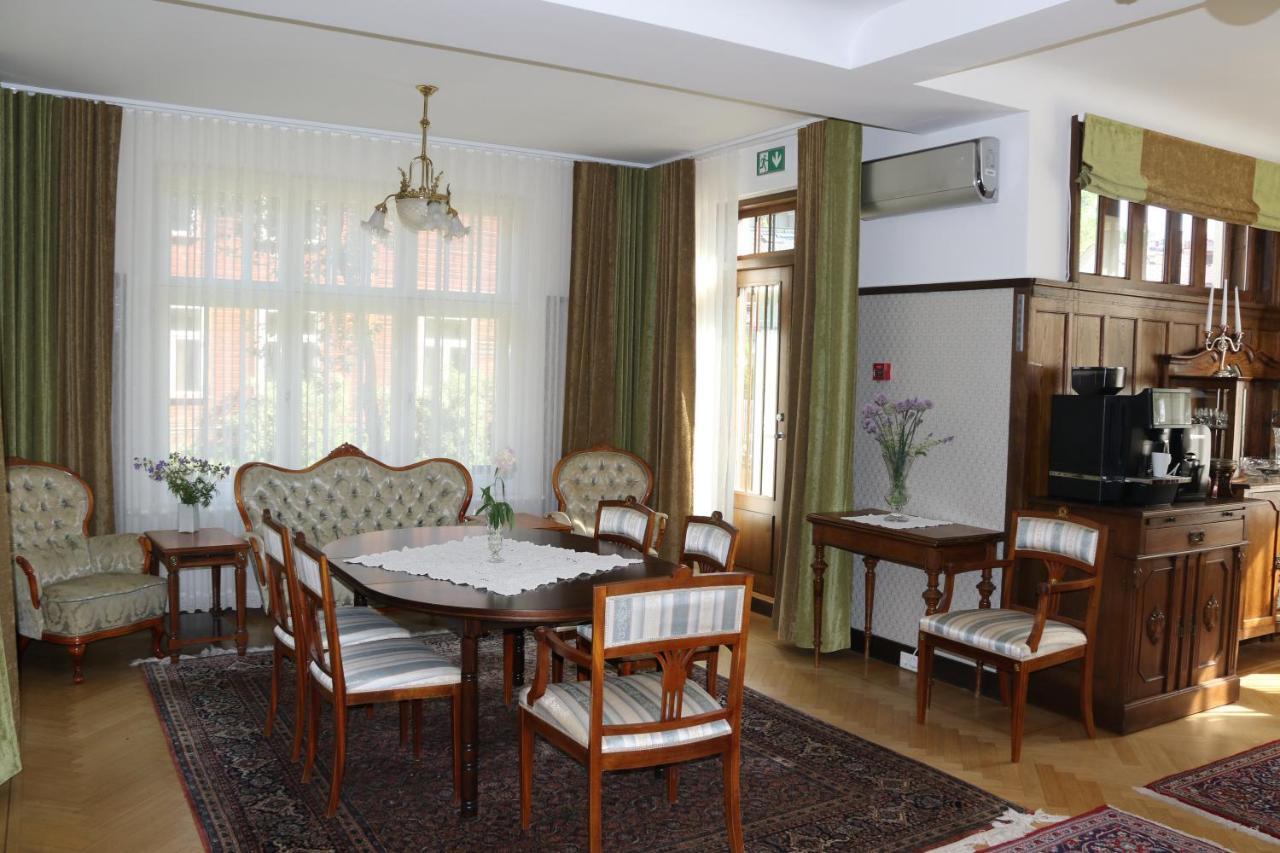 Villa Meri Pärnu Exteriör bild